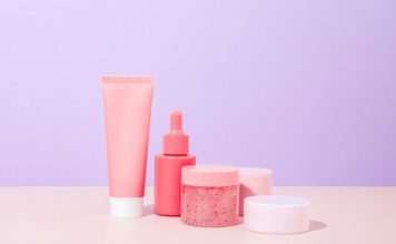 החלקת שיער אורגנית: הדרך הטבעית לשיער חלק ובריא